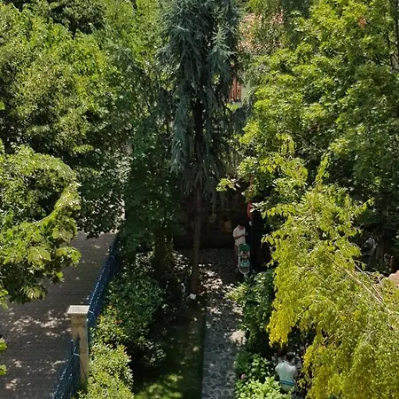 Themistokli Guest house