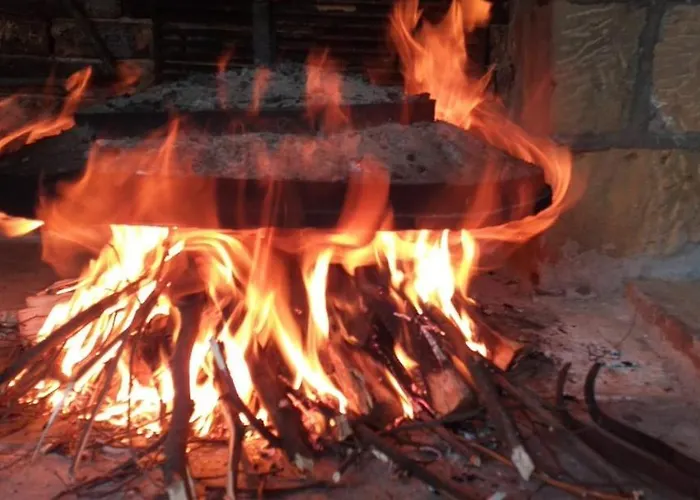 Themistokli بيت ضيافة