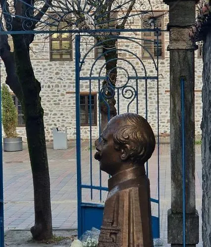Pensión Themistokli 3*